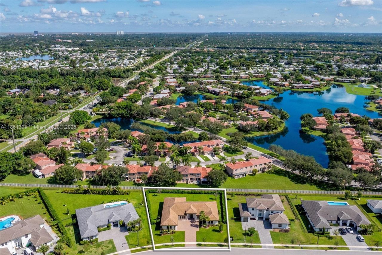 11125 N Sierra Ranch Dr, Davie, FL 33324 Photo