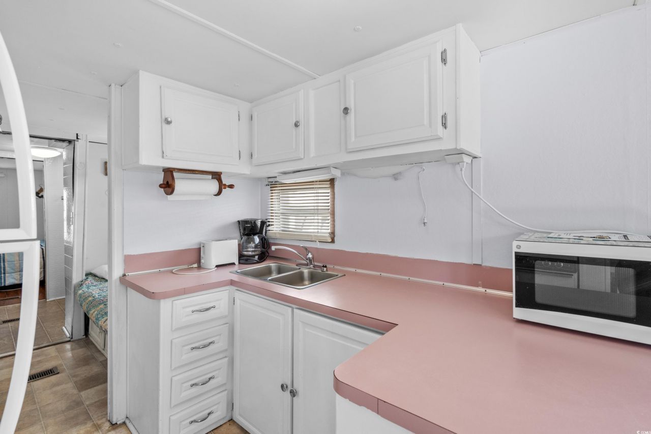 6001- S32 S Kings Highway Photo 16