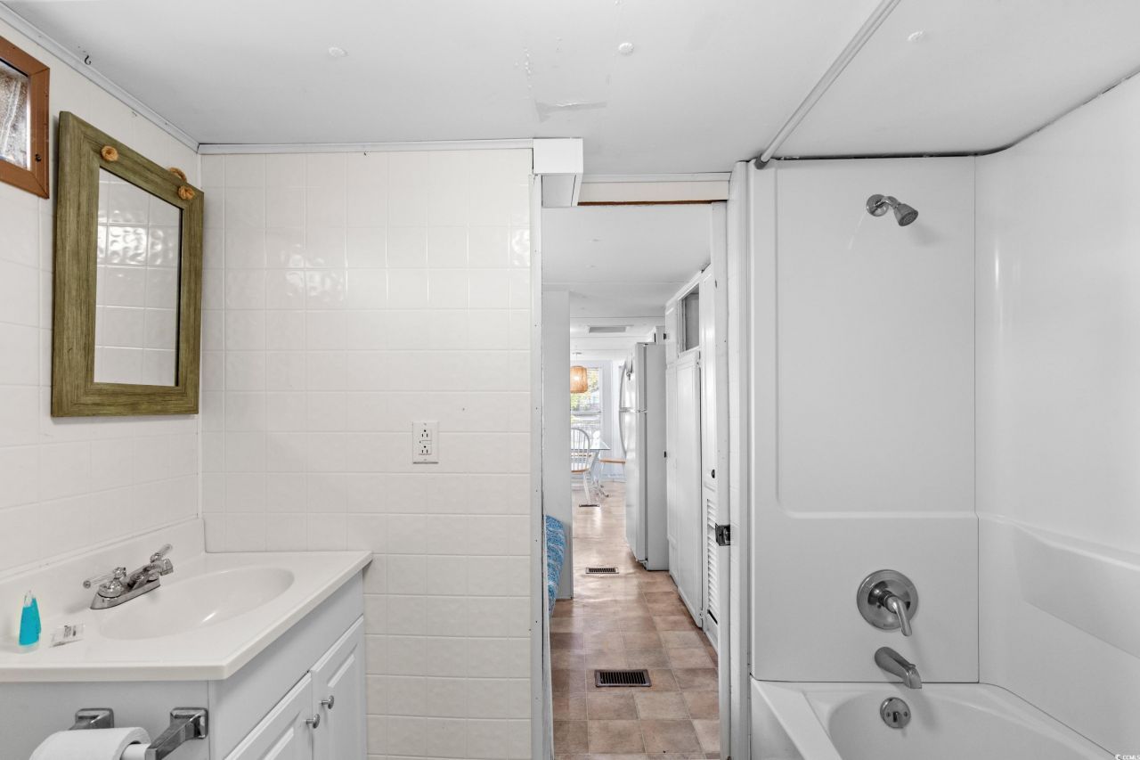 6001- S32 S Kings Highway Photo 26