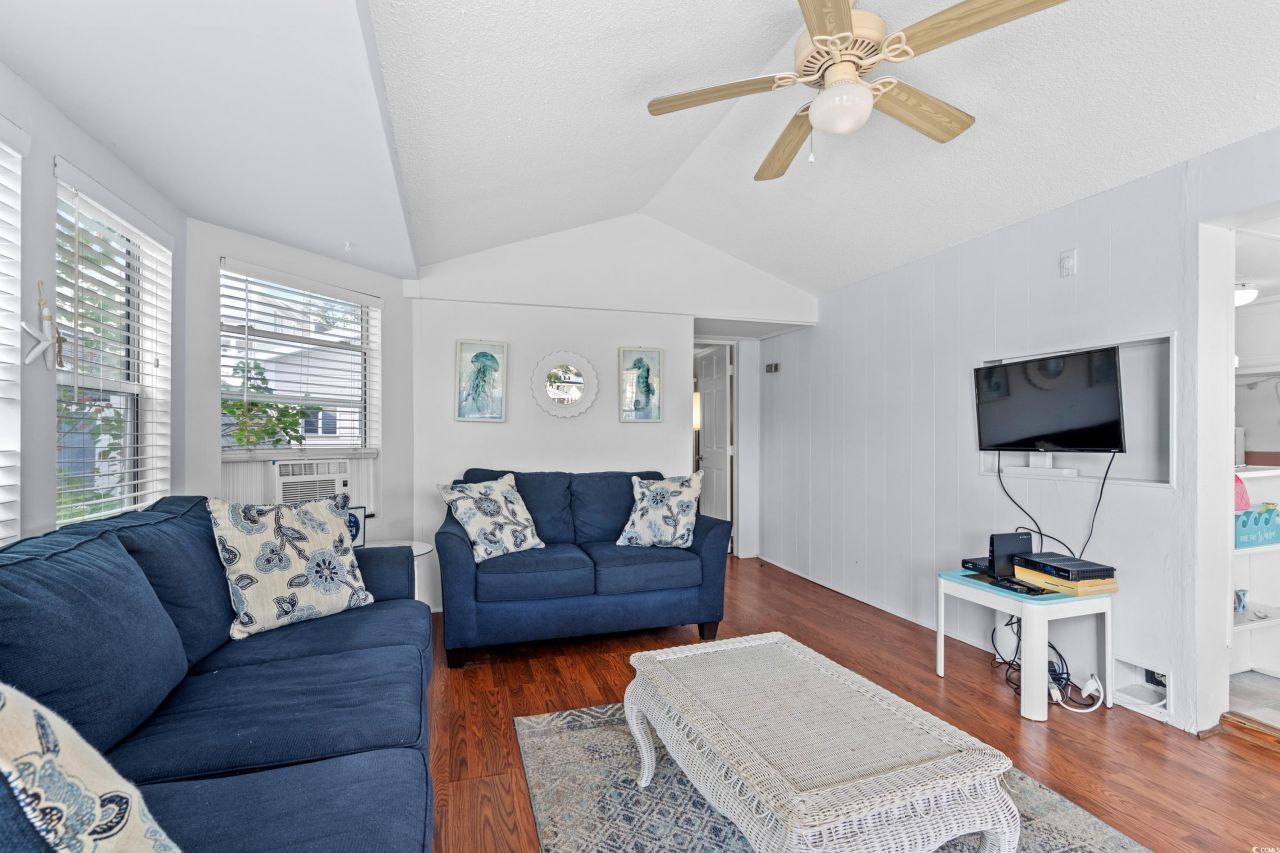 6001- S32 S Kings Highway Photo 8