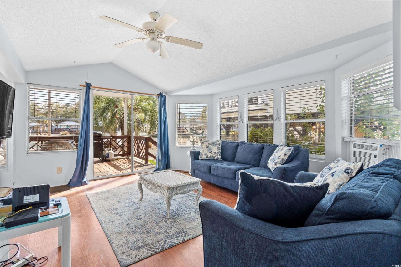 6001- S32 S Kings Highway Photo 9