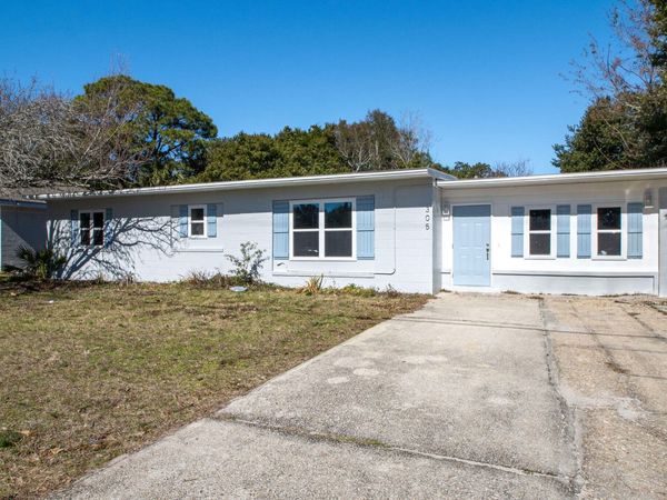 305 NE Hollywood Boulevard, Fort Walton Beach, FL 32548