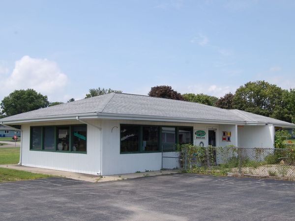 909 Green Ridge Avenue, Earlville, IL 60518