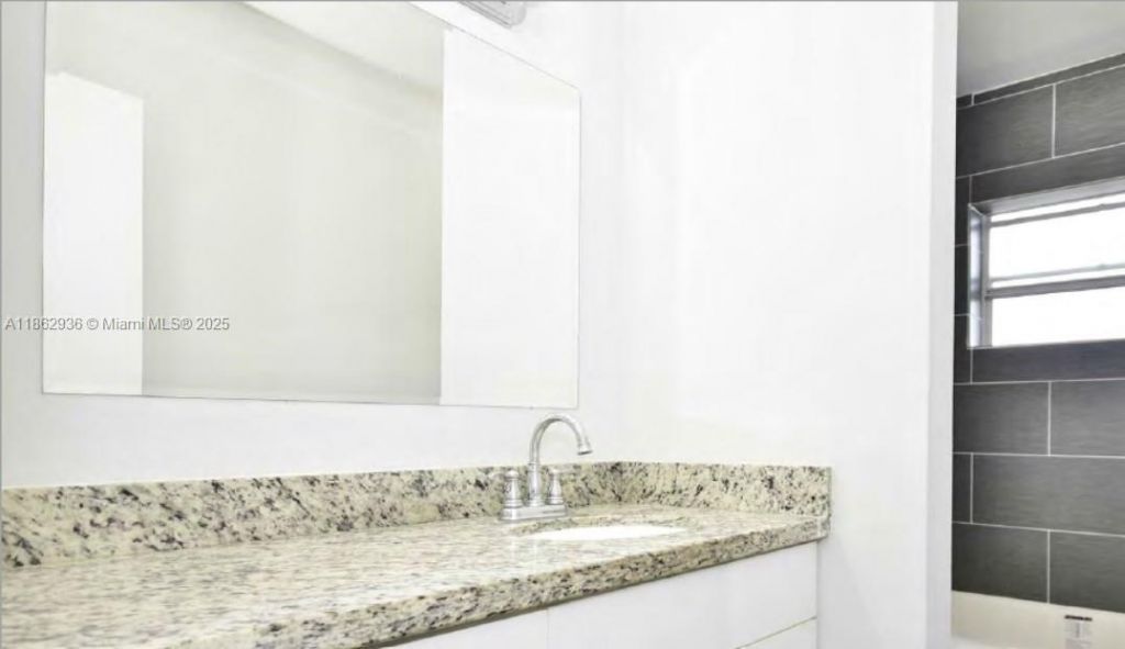 13201 Memorial Hwy, North Miami, FL 33161 Photo