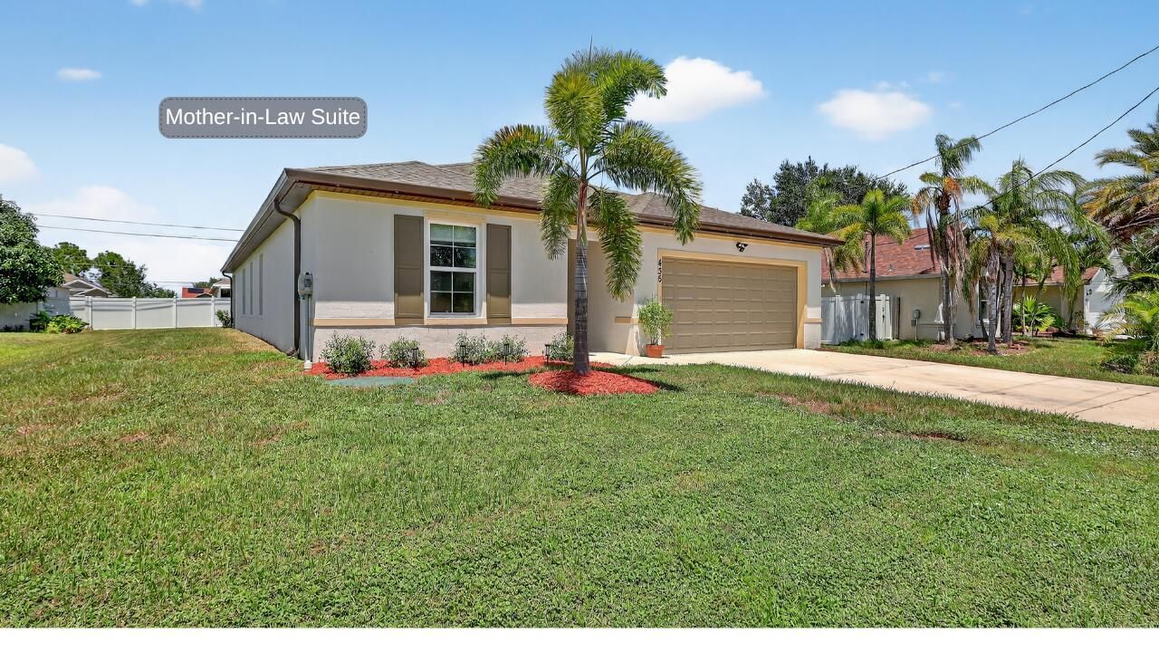 435 SW Fields Avenue, Port Saint Lucie, FL 34953 Photo