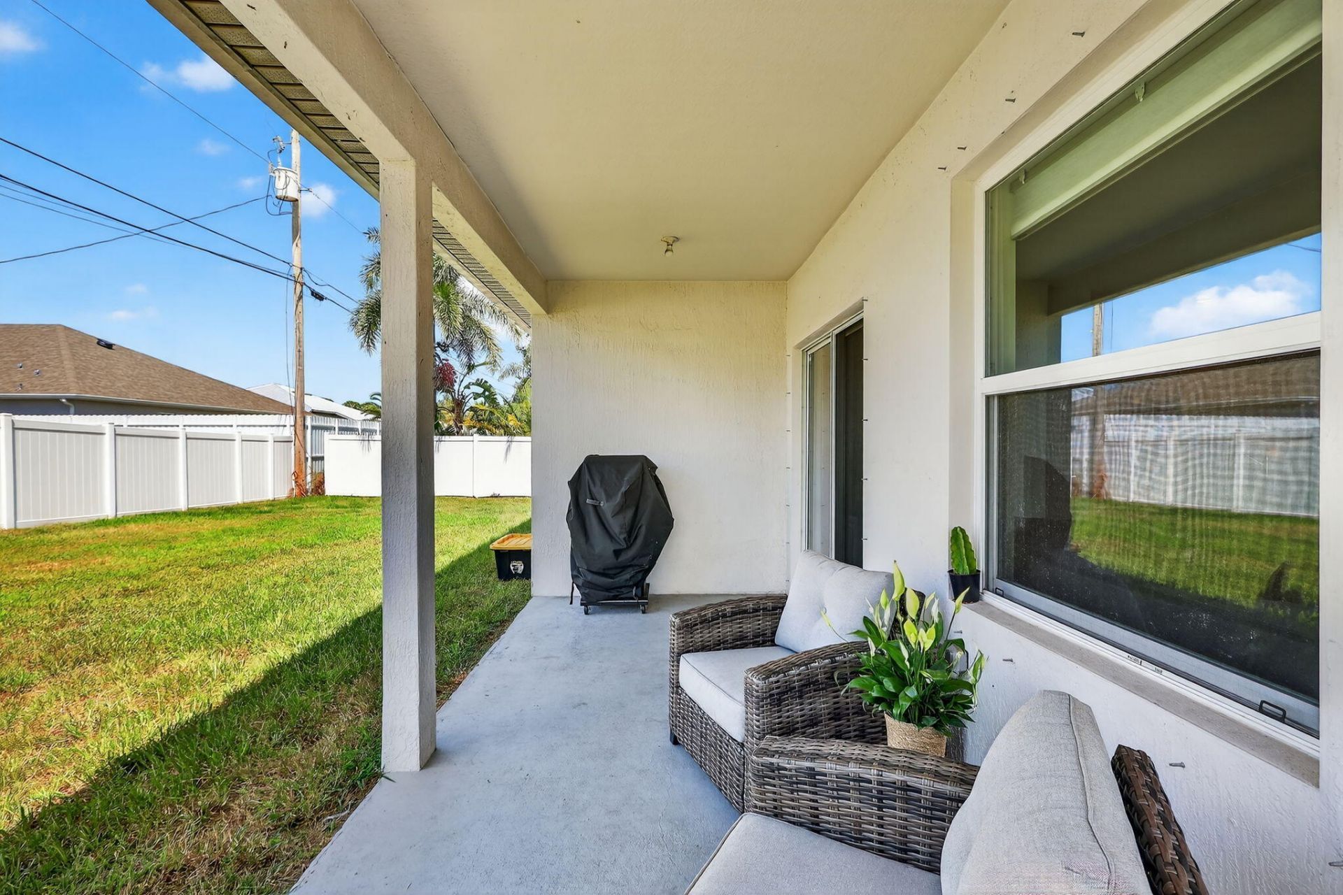 435 SW Fields Avenue, Port Saint Lucie, FL 34953 Photo