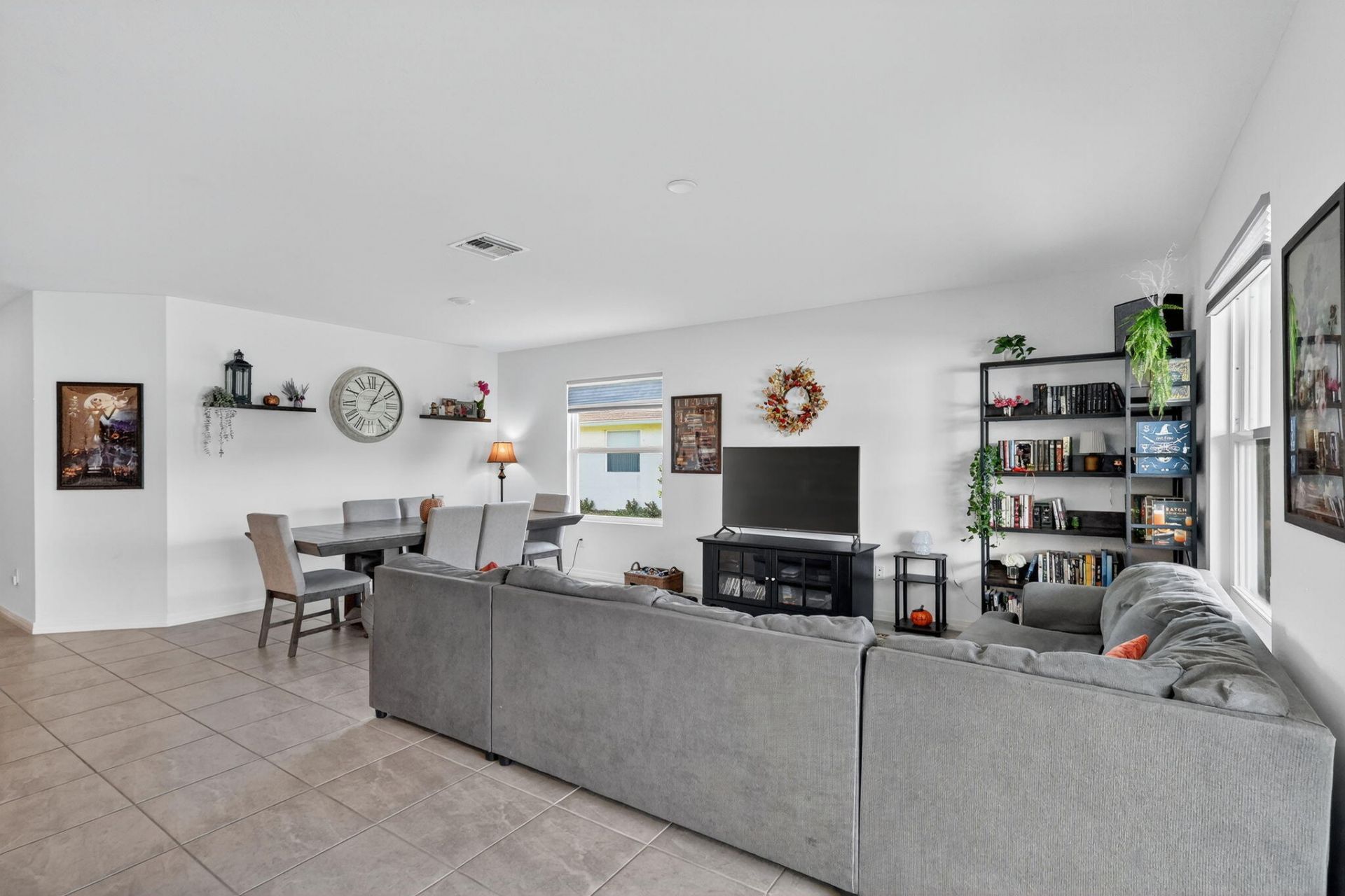 435 SW Fields Avenue, Port Saint Lucie, FL 34953 Photo