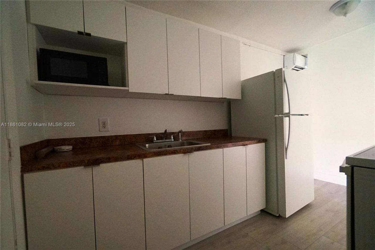 584 NW 65th St, Unit 3, Miami, FL 33150 Photo