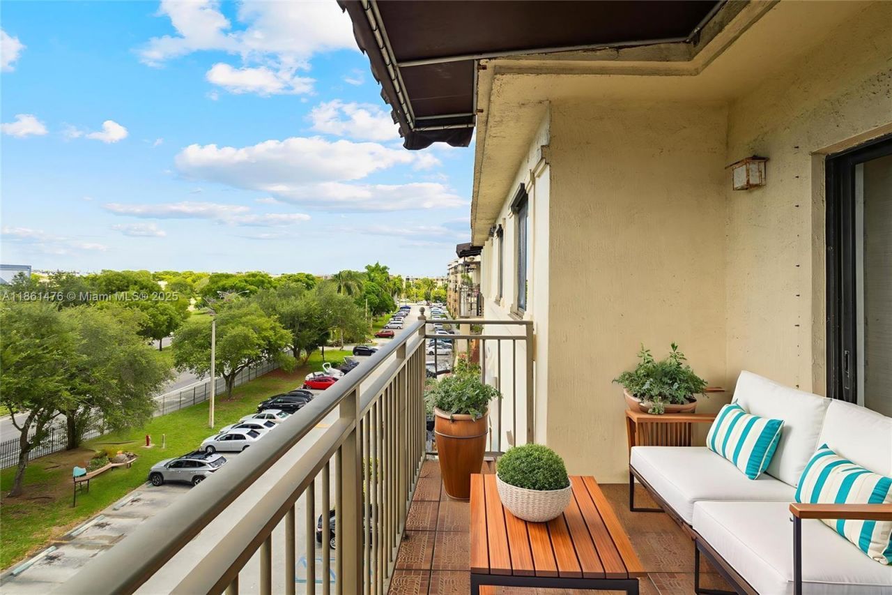 9340 Fontainebleau Blvd, Unit W505, Miami, FL 33172 Photo