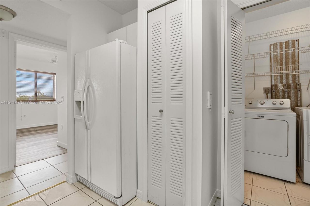 9340 Fontainebleau Blvd, Unit W505, Miami, FL 33172 Photo