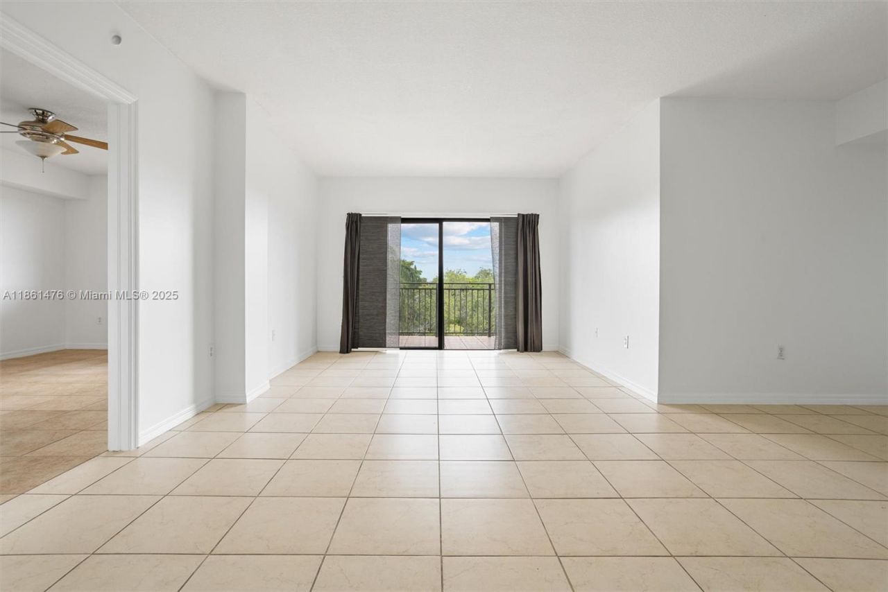 9340 Fontainebleau Blvd, Unit W505, Miami, FL 33172 Photo
