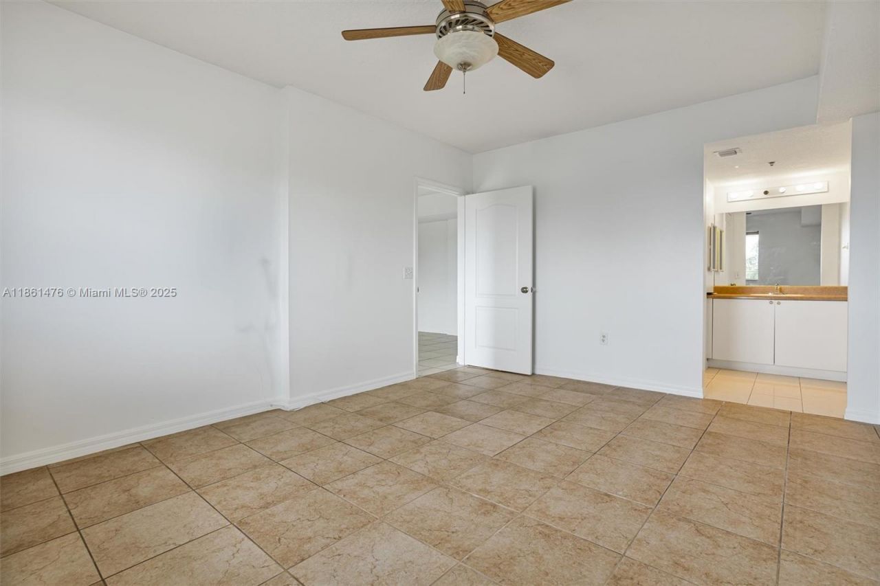 9340 Fontainebleau Blvd, Unit W505, Miami, FL 33172 Photo