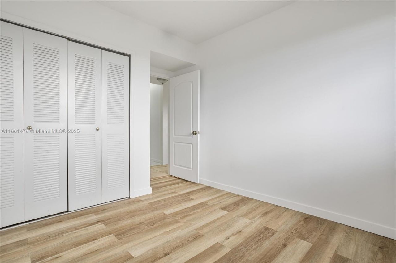 9340 Fontainebleau Blvd, Unit W505, Miami, FL 33172 Photo