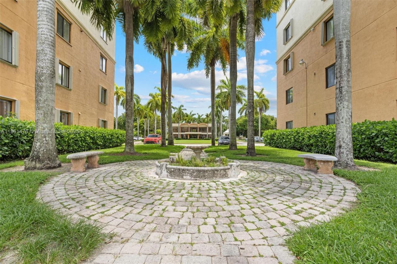 9340 Fontainebleau Blvd, Unit W505, Miami, FL 33172 Photo