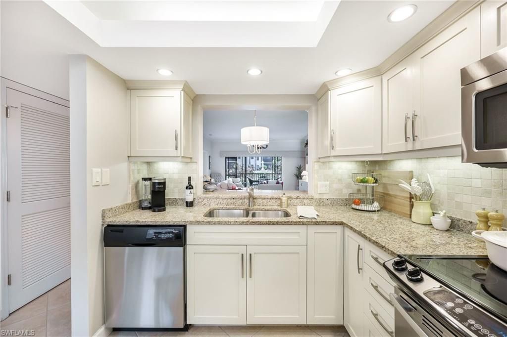 611 Serendipity Dr, Unit 611, Naples, FL 34108 Photo