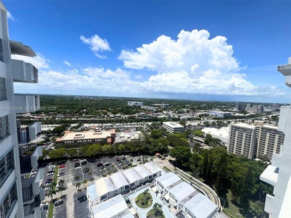 2750 NE 183rd St, Unit 2707, Aventura, FL 33160