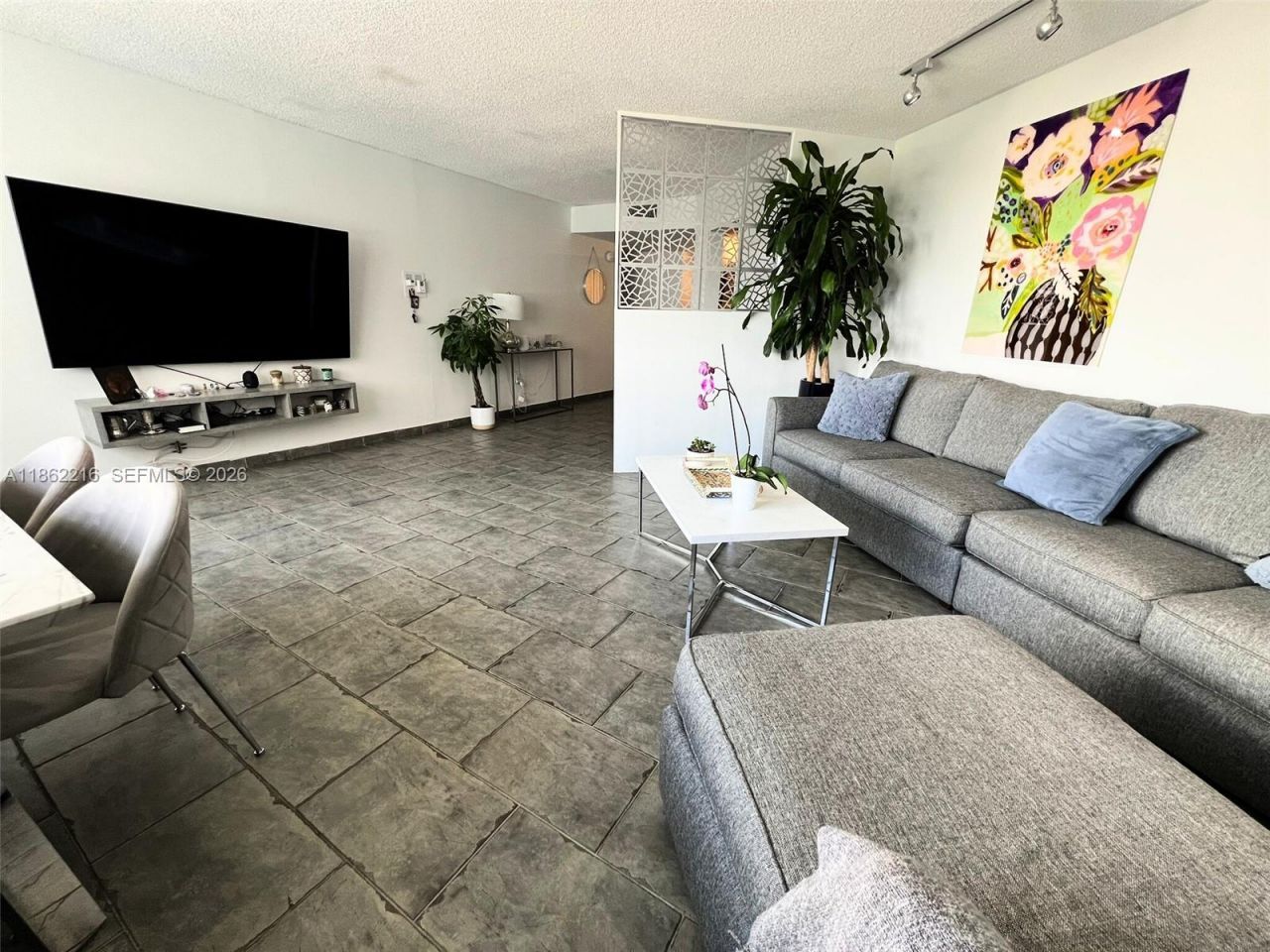 2750 NE 183rd St, Unit 2707, Aventura, FL 33160 Photo