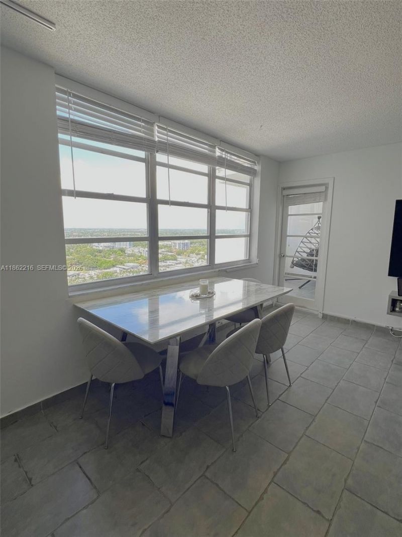 2750 NE 183rd St, Unit 2707, Aventura, FL 33160 Photo