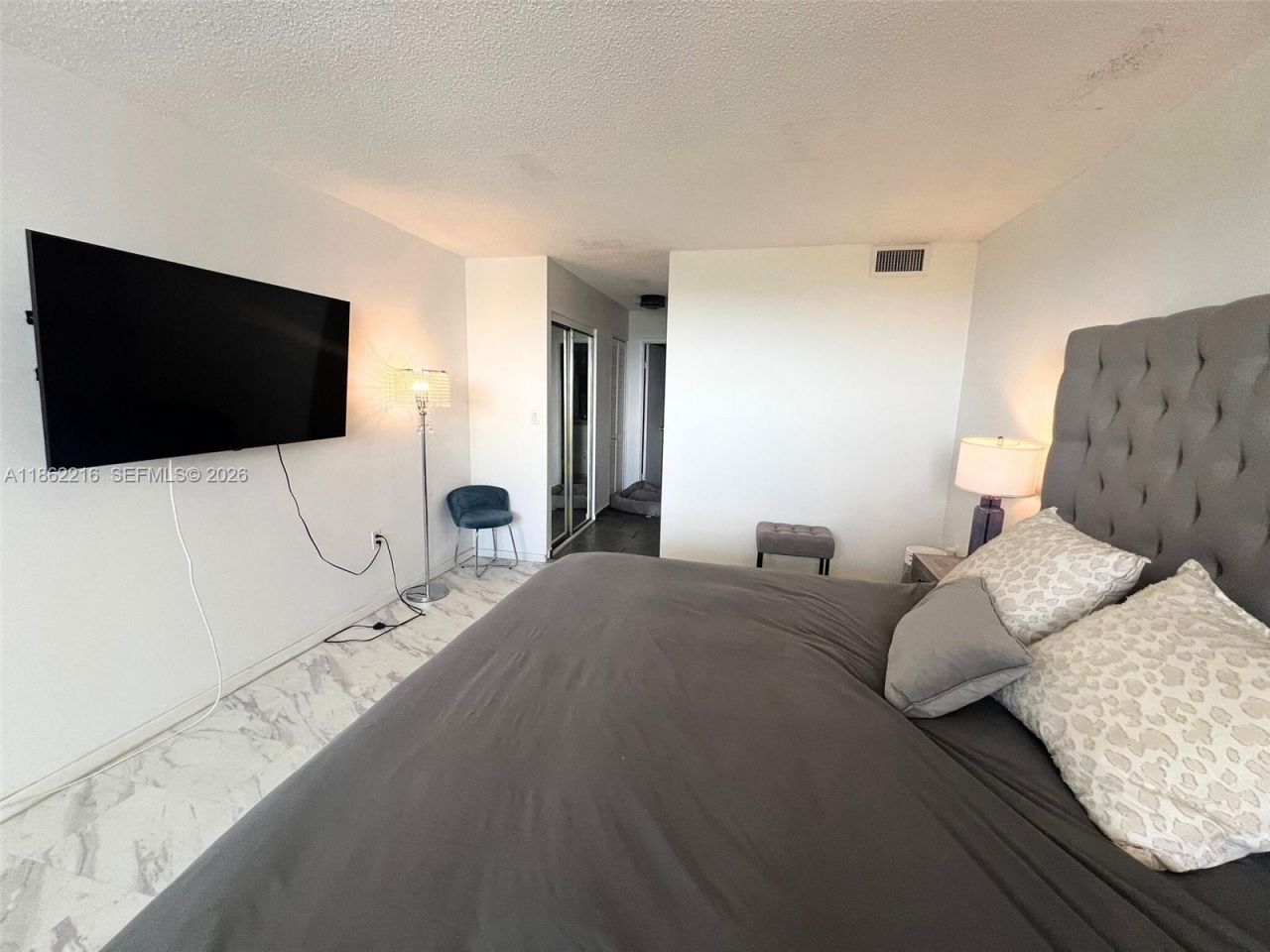 2750 NE 183rd St, Unit 2707, Aventura, FL 33160 Photo