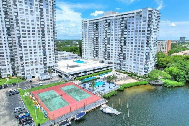2750 NE 183rd St, Unit 2707, Aventura, FL 33160 Photo