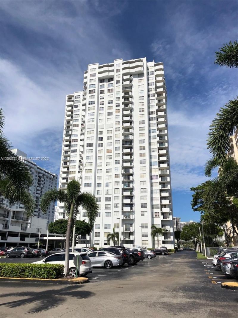 2750 NE 183rd St, Unit 2707, Aventura, FL 33160 Photo