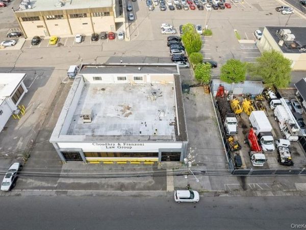 26-32 Bond Street, Westbury, NY 11590