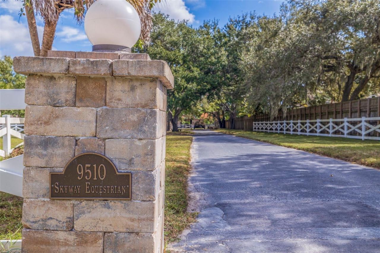 9510 36th Avenue E, Palmetto, FL 34221 Photo