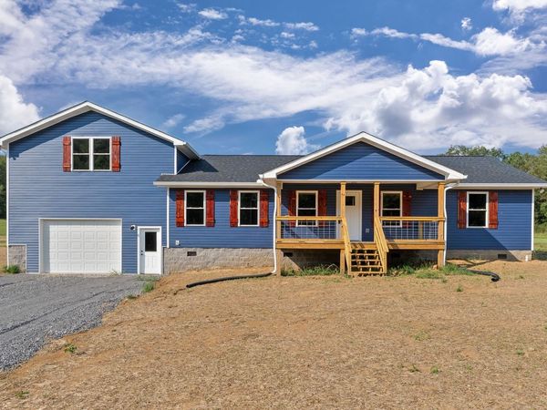 364 Salt Lick Creek Rd, Pleasant Shade, TN 37145