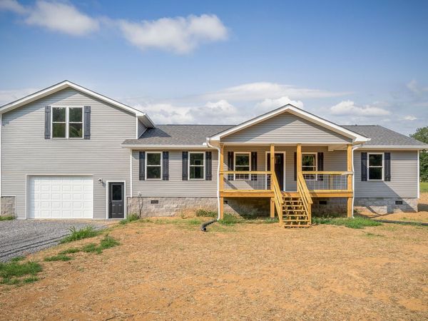 420 Salt Lick Creek Rd, Pleasant Shade, TN 37145