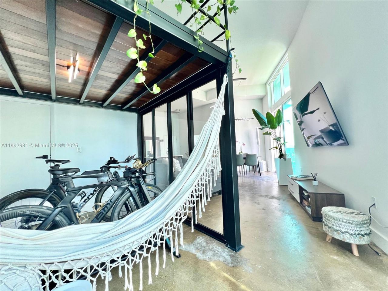 1900 N Bayshore Dr, Unit 909, Miami, FL 33132 Photo