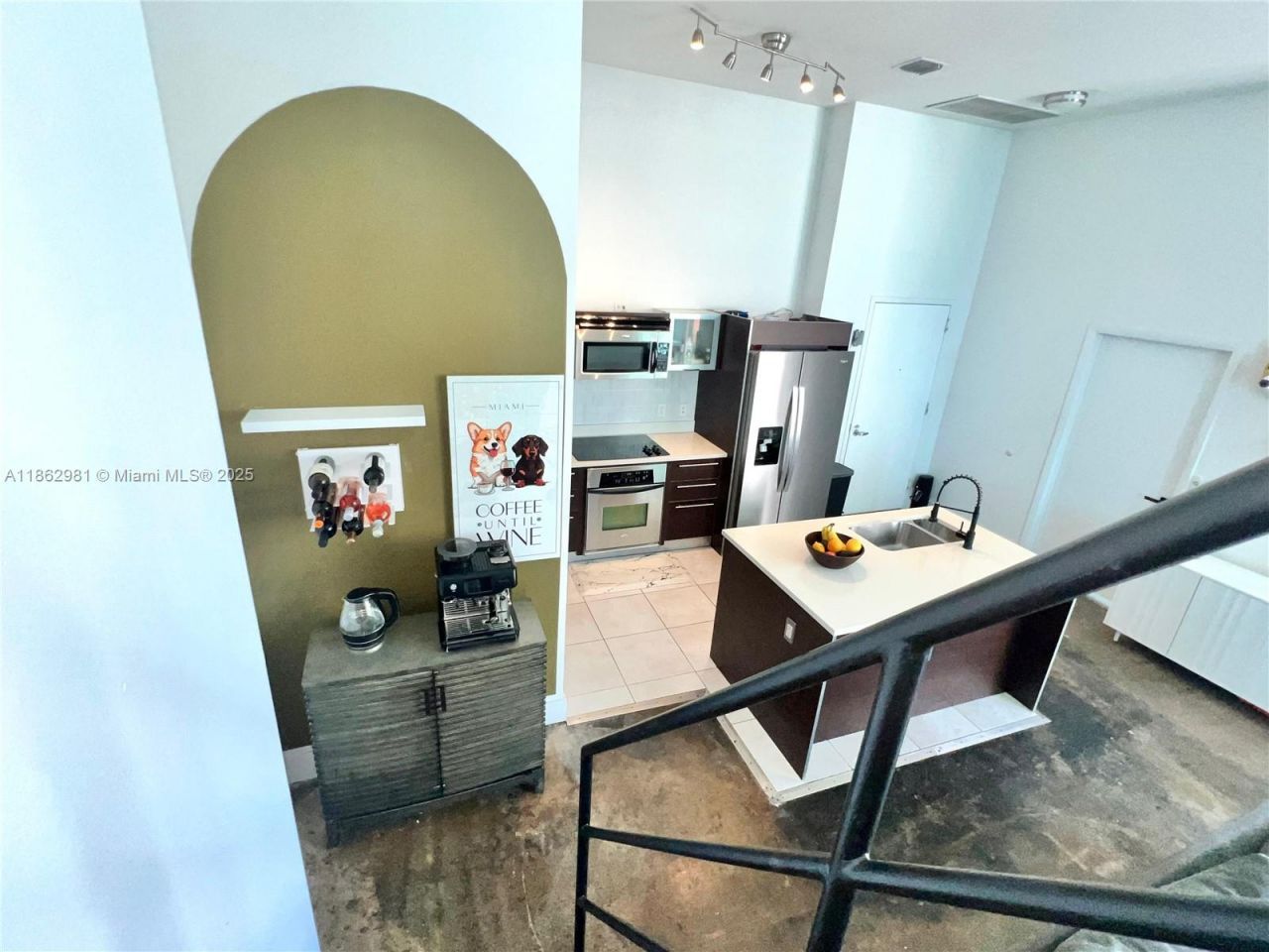 1900 N Bayshore Dr, Unit 909, Miami, FL 33132 Photo