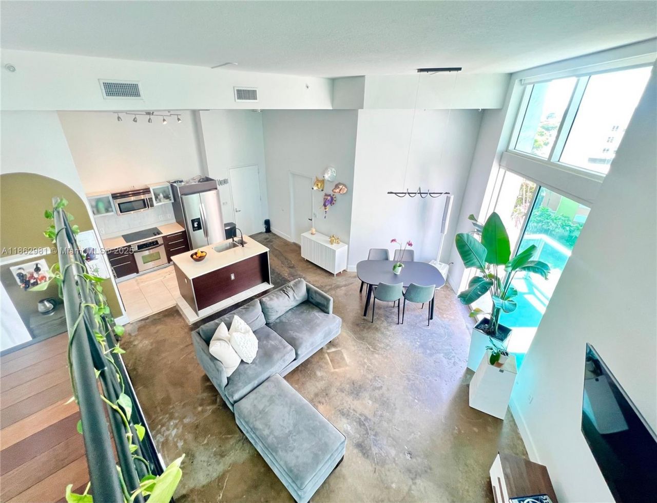 1900 N Bayshore Dr, Unit 909, Miami, FL 33132 Photo