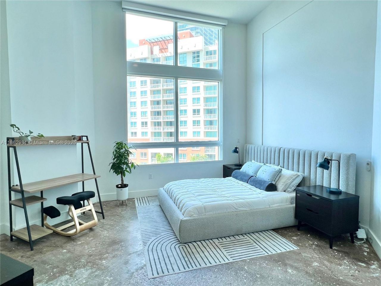 1900 N Bayshore Dr, Unit 909, Miami, FL 33132 Photo