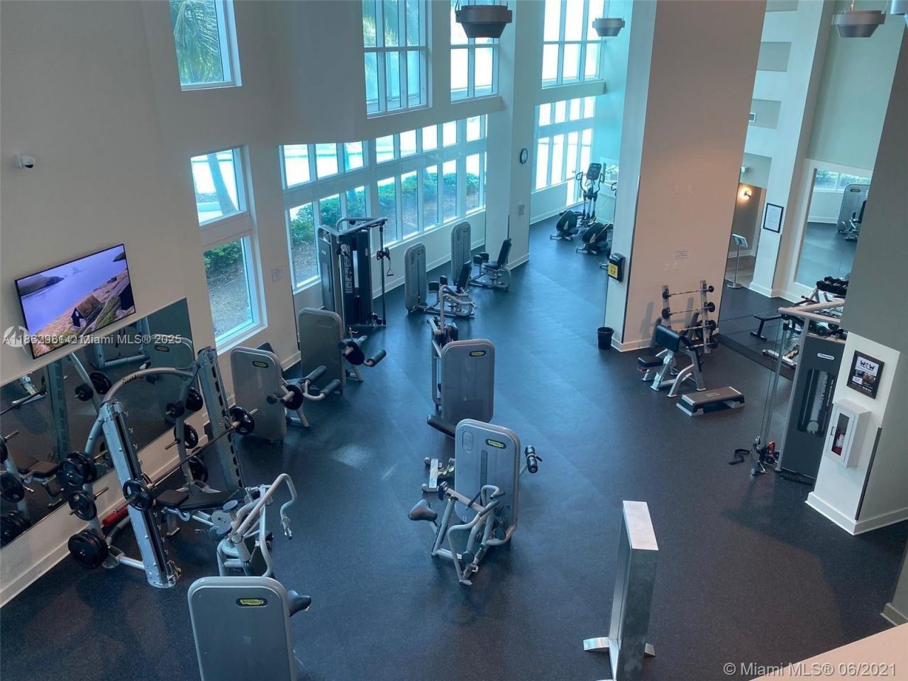 1900 N Bayshore Dr, Unit 909, Miami, FL 33132 Photo