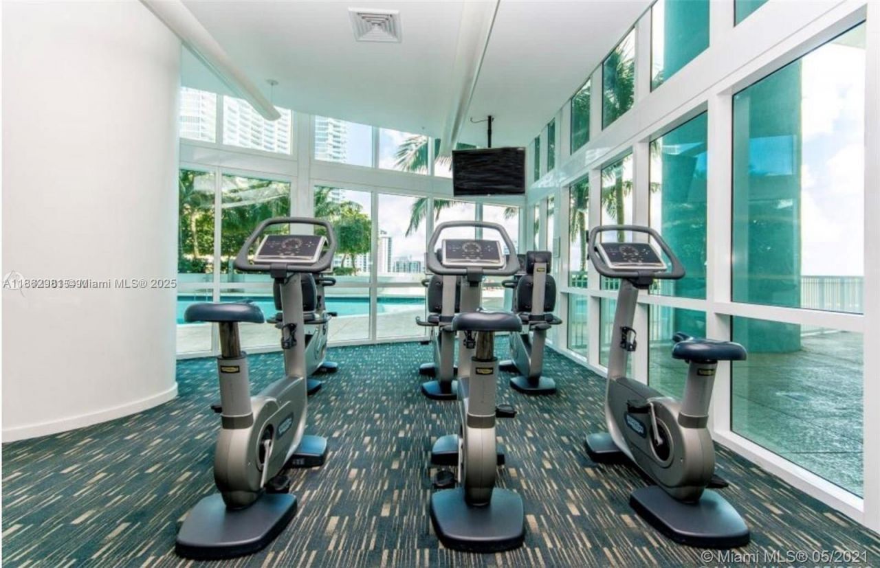 1900 N Bayshore Dr, Unit 909, Miami, FL 33132 Photo