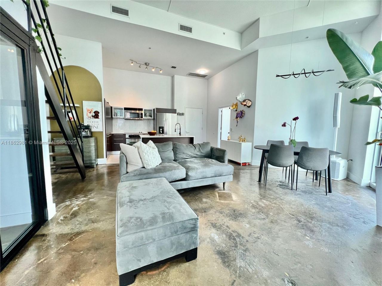 1900 N Bayshore Dr, Unit 909, Miami, FL 33132 Photo