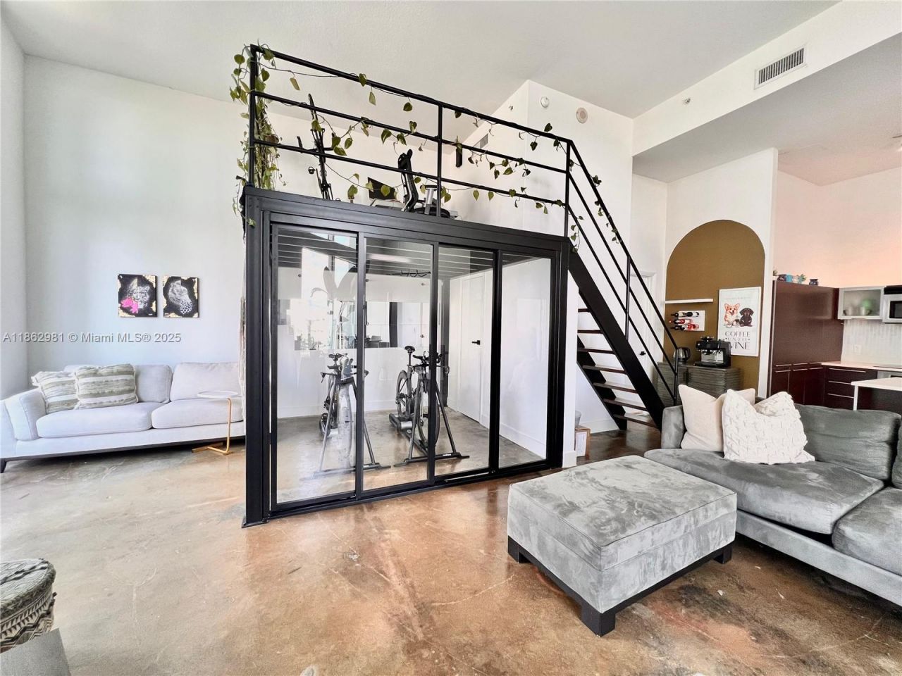 1900 N Bayshore Dr, Unit 909, Miami, FL 33132 Photo