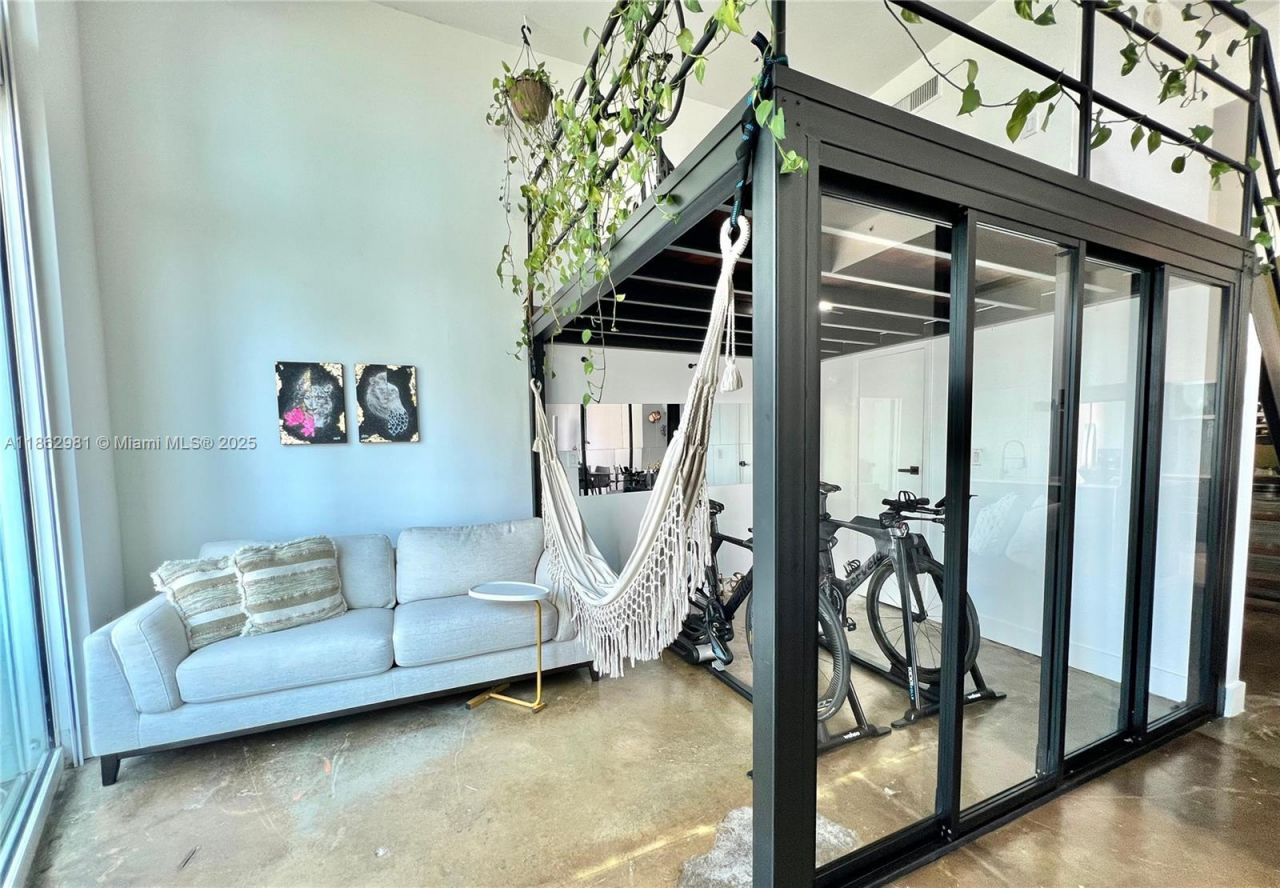 1900 N Bayshore Dr, Unit 909, Miami, FL 33132 Photo