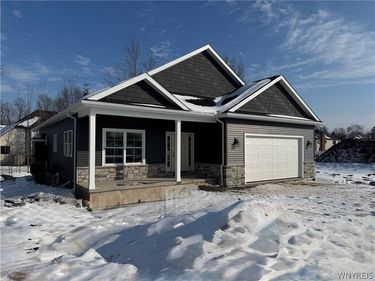 55 Birch Lane, Williamsville, NY 14221