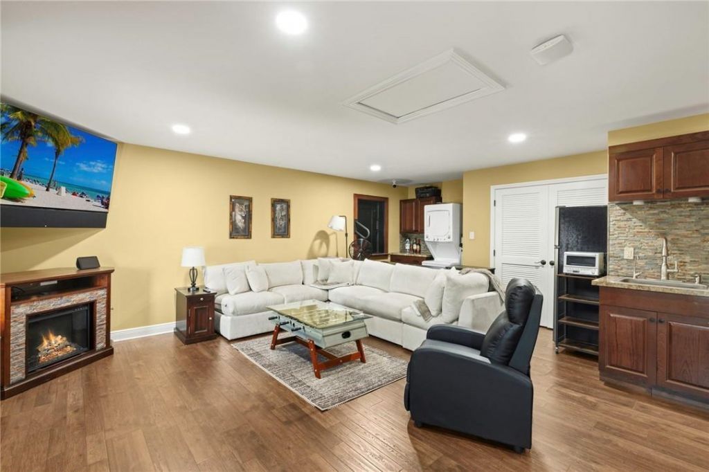 841 Cypress Lake Cir, Fort Myers, FL 33919 Photo