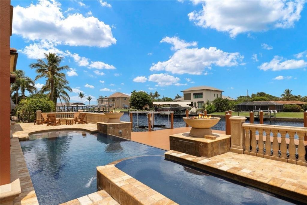 841 Cypress Lake Cir, Fort Myers, FL 33919 Photo