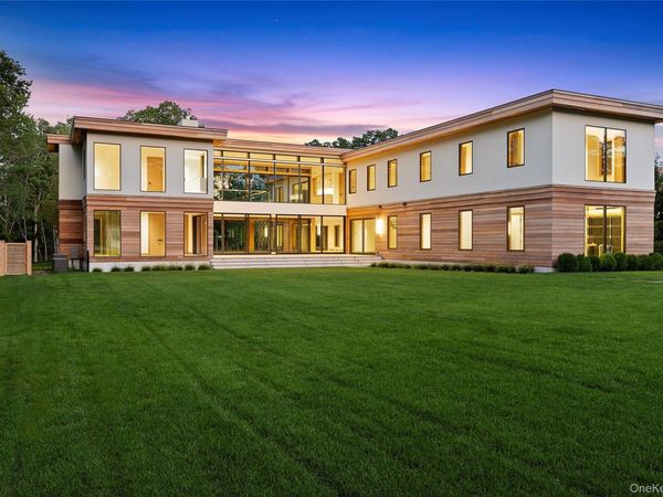 27 Fresh Pond Road, North Haven, NY 11963