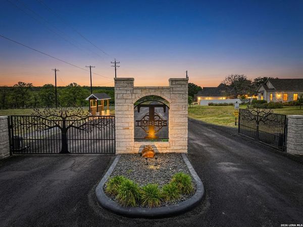 153 Timber Heights, La Vernia, TX 78121