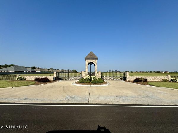 Chatmoss 2nd Lot 8, Cleveland, MS 38732