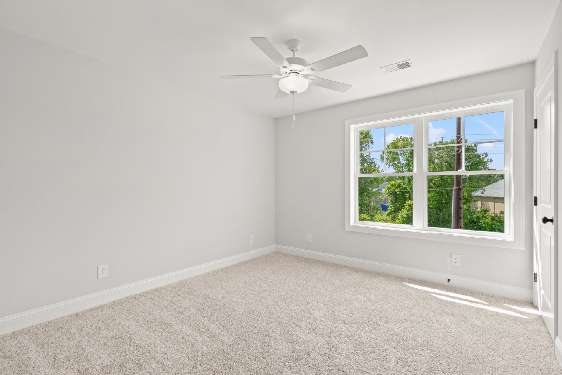 147 Litchfield Landing Photo 11