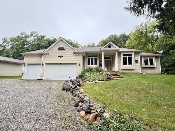 889 Cronkite Drive, Orion Twp, MI 48362