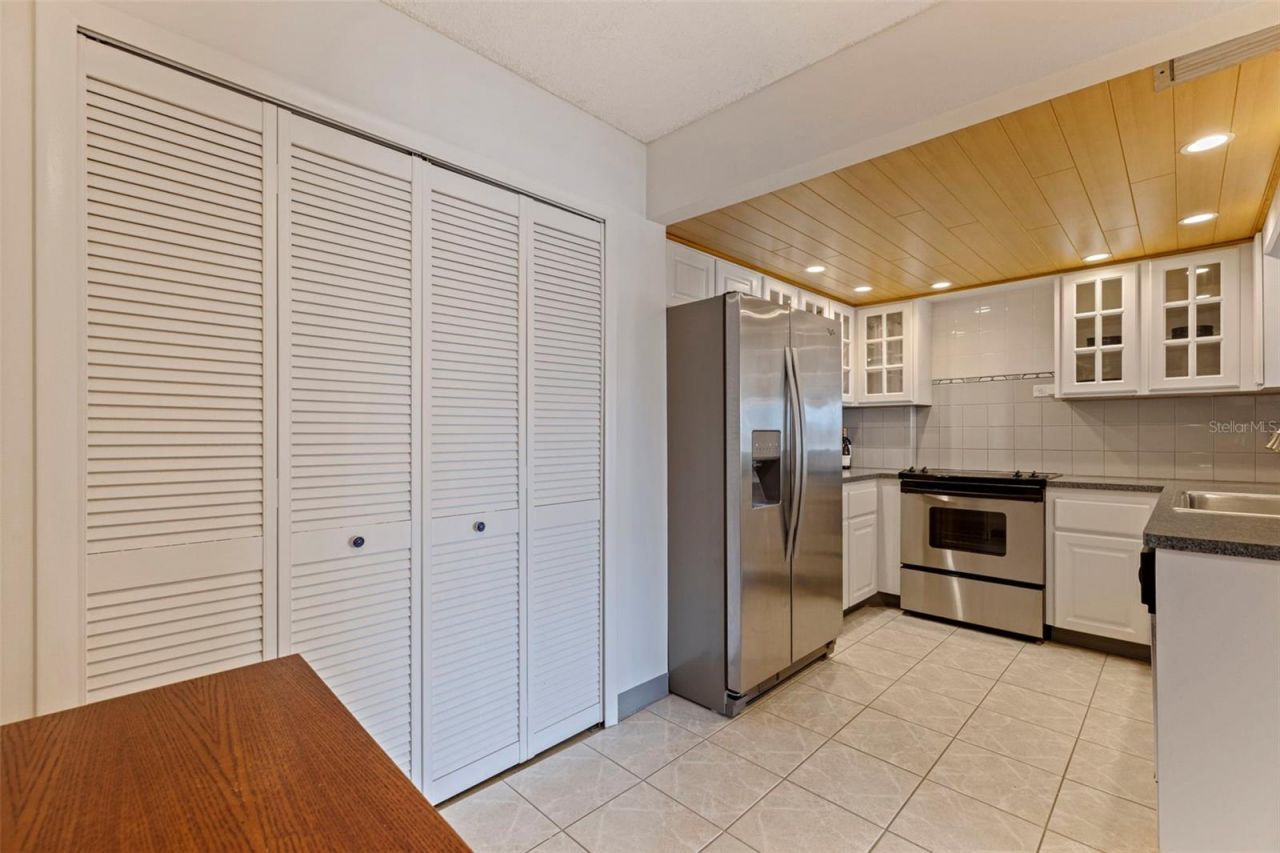 1120 N Shore Drive Ne, Unit 503, Saint Petersburg, FL 33701 Photo