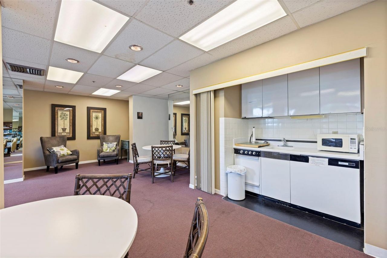 1120 N Shore Drive Ne, Unit 503, Saint Petersburg, FL 33701 Photo