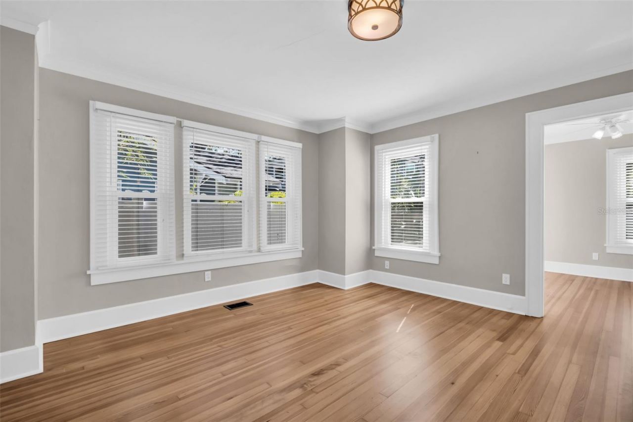 304 21st Avenue N, Saint Petersburg, FL 33704 Photo