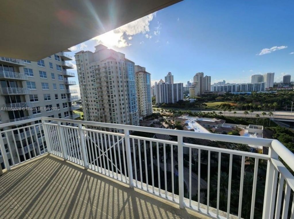 19501 W Country Club Dr, Unit 1508, Aventura, FL 33180 Photo